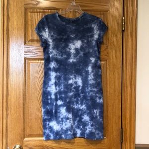 Tie-dye t-shirt dress, shirt sleeve, blue and white. Size small. NWT Gap Factory